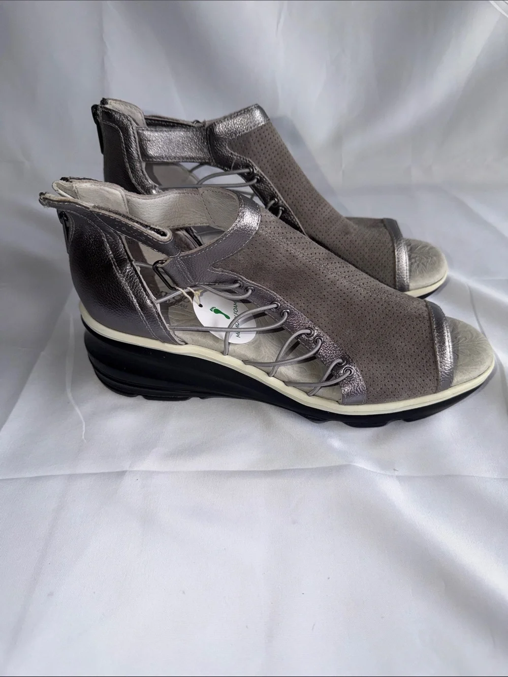 Jambu Naomi Grey Gunmetal Suede Corded Bungee Accent Wedge Ankle Boots NWT Sz 10